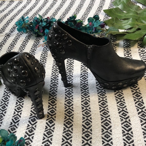 **Rare Vintage**  Studded Platform Booties - Picture 5 of 10